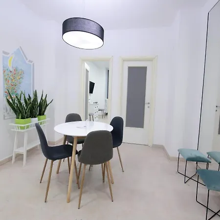 City Hub _ Locazione Turistica 3* باري