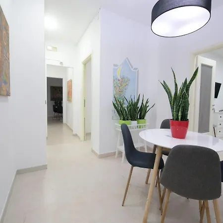 City Hub _ Locazione Turistica 3* باري