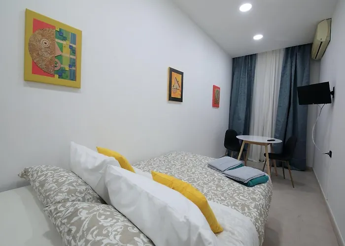 City Hub _ Locazione Turistica بيت ضيافة 3*